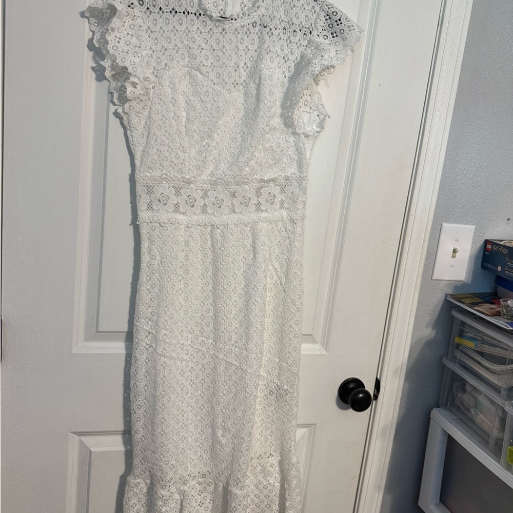 Elegant White Lace Dress